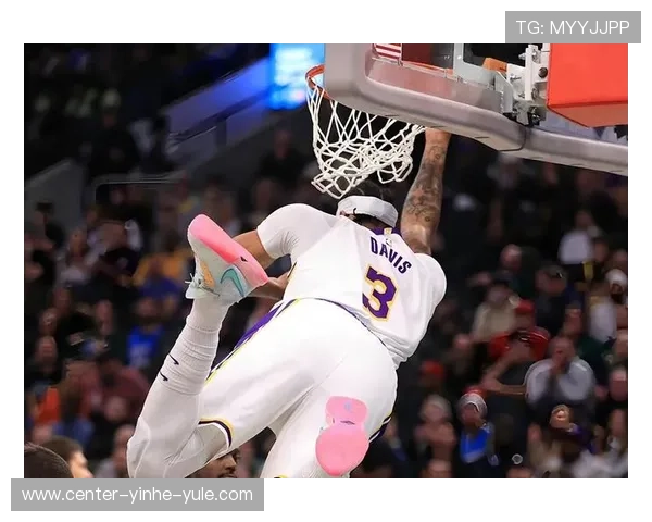 湖人队迎战雄鹿，詹姆斯与字母哥强强对决，赛前各方分析与预测